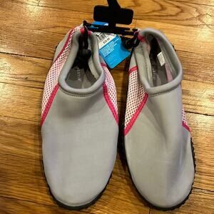 Xertia Water Shoes Large women’s 9/10 gray pink